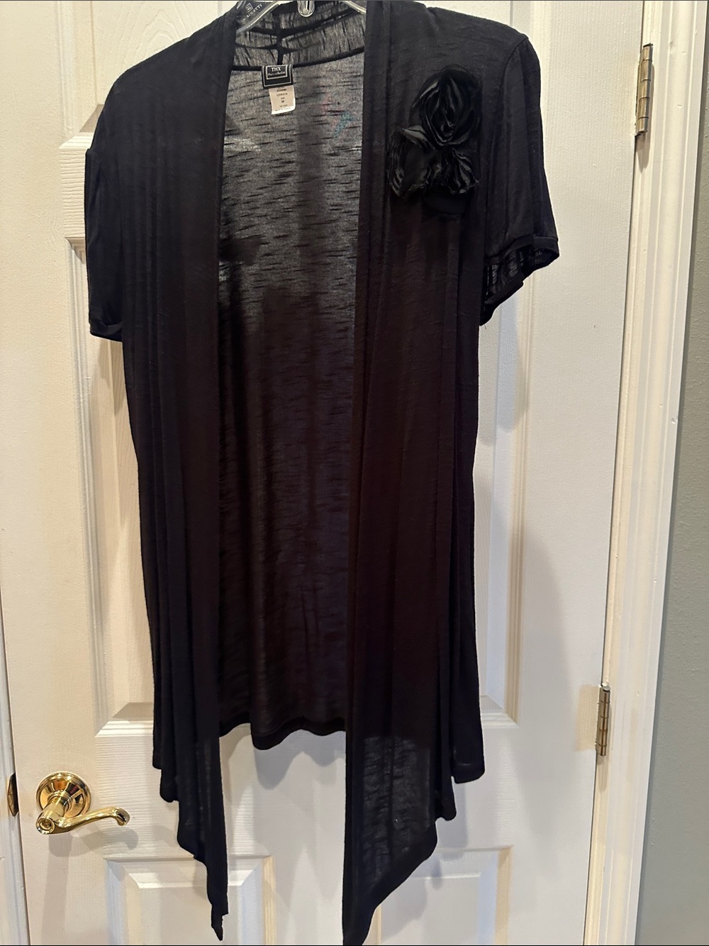 Women’s Black Open-Front Short-Sleeve Tunic Cardigan with Flower Accent